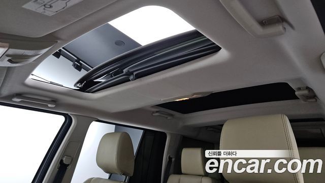 Land Rover Discovery 2013 — photo 16