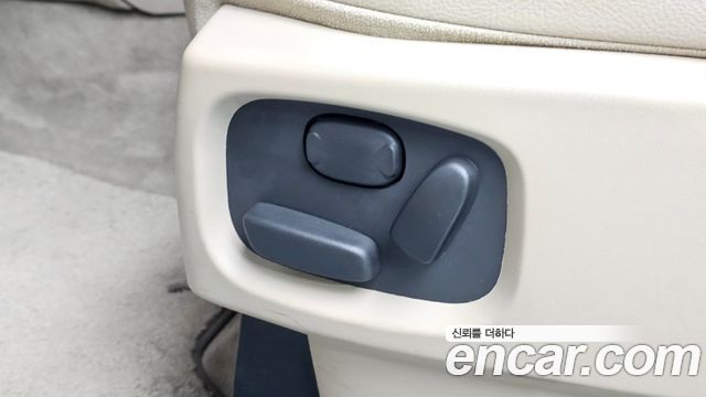 Land Rover Discovery 2013 — photo 18