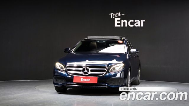 Mercedes-Benz E-Class 2017 — photo 3