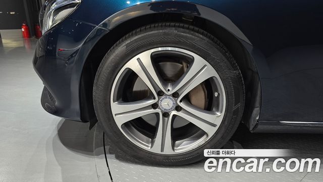 Mercedes-Benz E-Class 2017 — photo 5