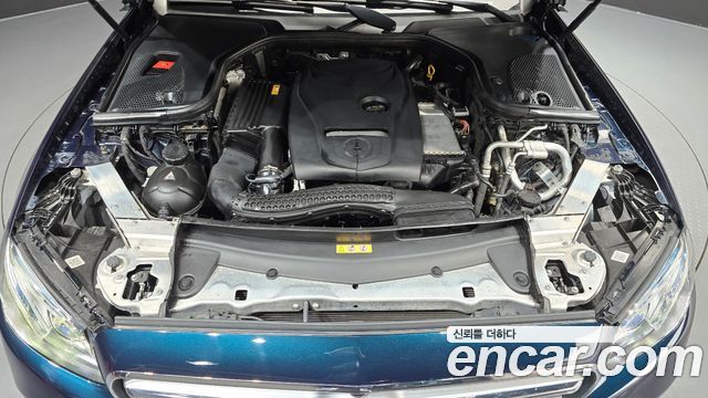 Mercedes-Benz E-Class 2017 — photo 6