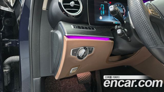 Mercedes-Benz E-Class 2017 — photo 16
