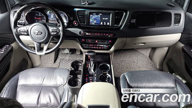 Kia Canival 2019 — photo 7