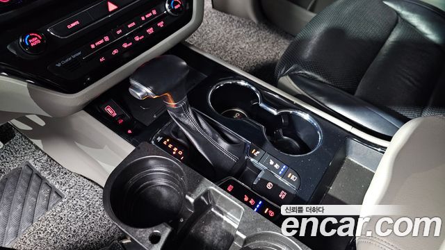 Kia Canival 2019 — photo 9