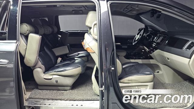 Kia Canival 2019 — photo 12