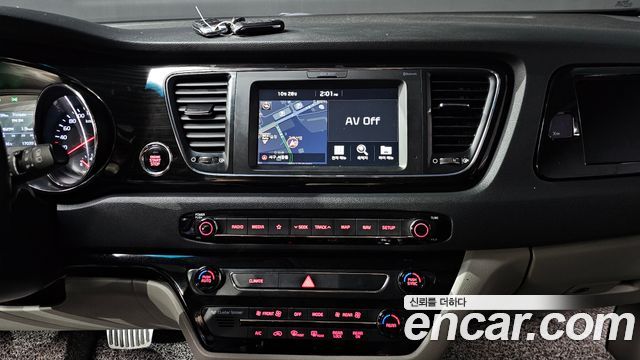 Kia Canival 2019 — photo 15
