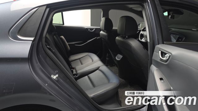 Hyundai Ioniq 2018 — photo 17