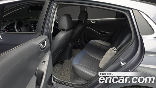 Hyundai Ioniq 2018 — photo 18