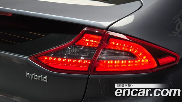 Hyundai Ioniq 2018 — photo 9