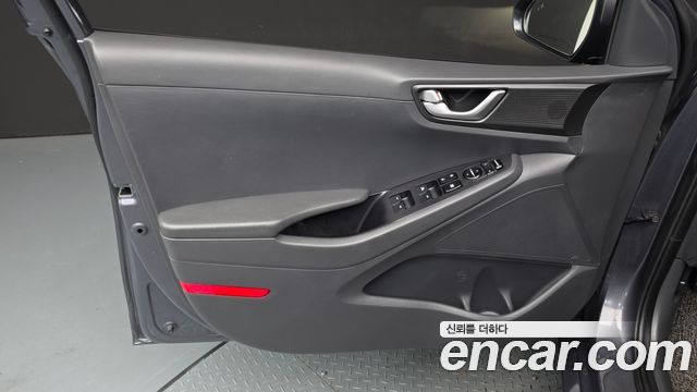 Hyundai Ioniq 2018 — photo 14