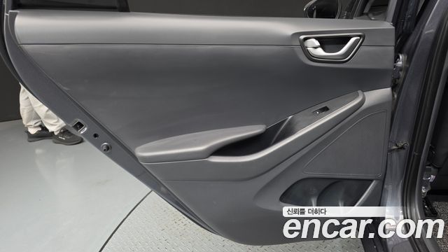 Hyundai Ioniq 2018 — photo 15