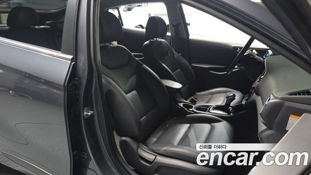 Hyundai Ioniq 2018 — photo 16