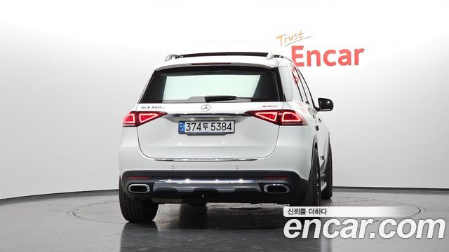 Mercedes-Benz GLE-Class 2020 — photo 4