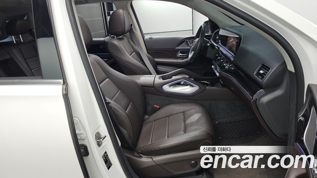 Mercedes-Benz GLE-Class 2020 — photo 10