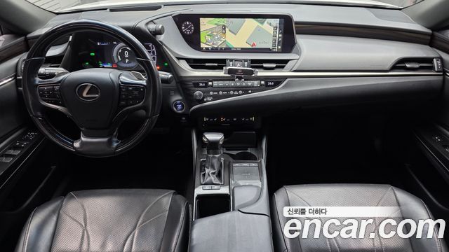 Lexus ES 2020 — photo 7