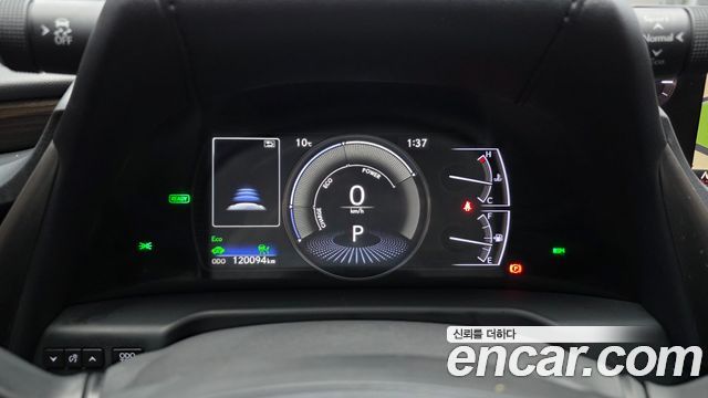 Lexus ES 2020 — photo 8