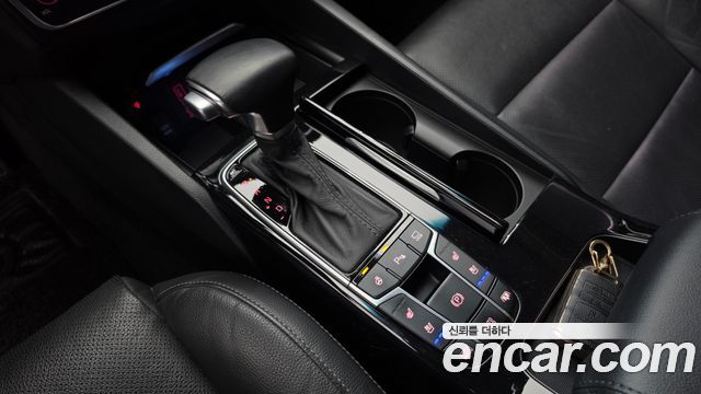 Kia K7 2019 — photo 9