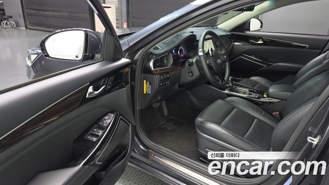 Kia K7 2019 — photo 10