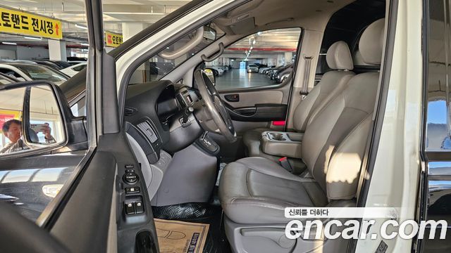 Hyundai Starex 2016 — photo 10