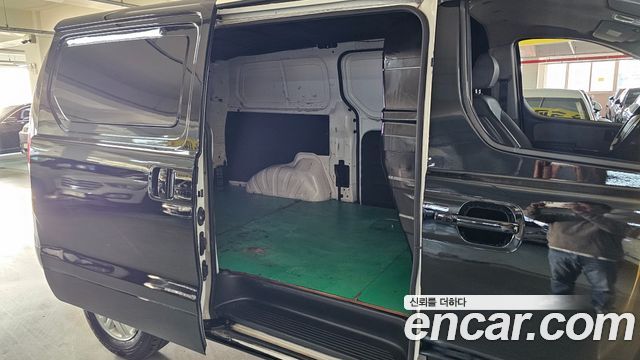 Hyundai Starex 2016 — photo 16