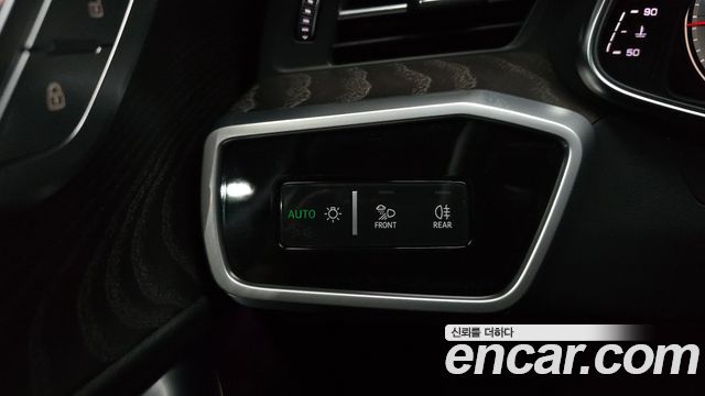 Audi A6 2022 — photo 25