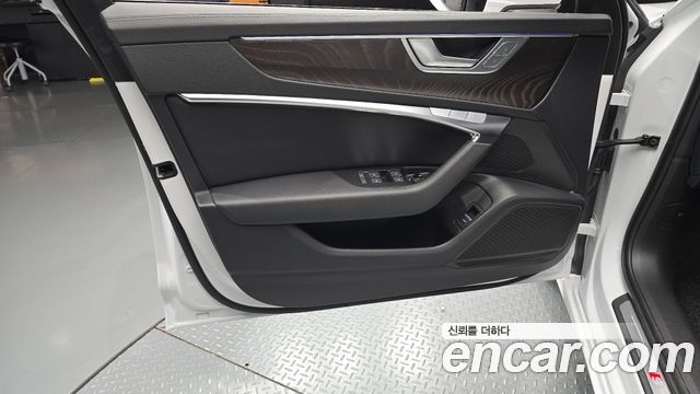 Audi A6 2022 — photo 14