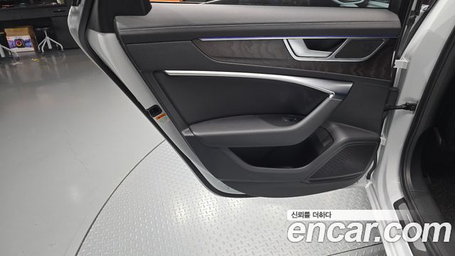 Audi A6 2022 — photo 15