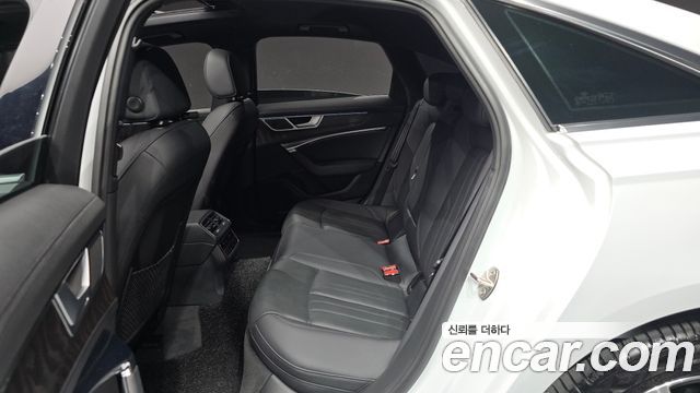 Audi A6 2022 — photo 16