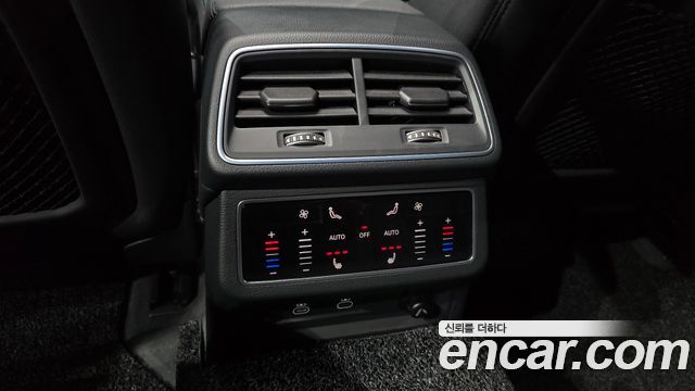 Audi A6 2022 — photo 31