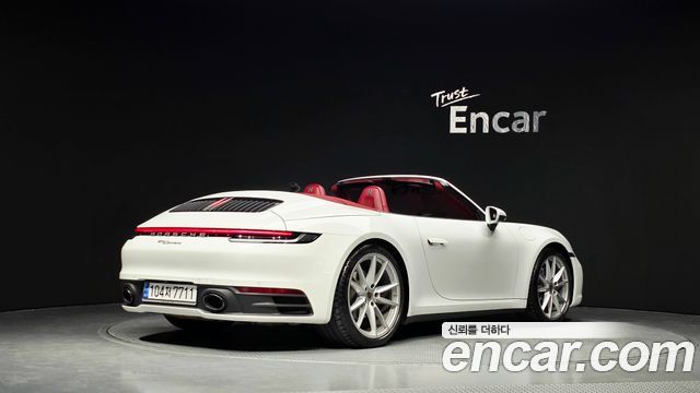 Porsche 911 2021 — photo 2