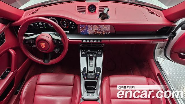 Porsche 911 2021 — photo 10