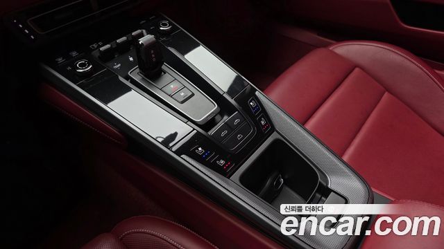 Porsche 911 2021 — photo 12