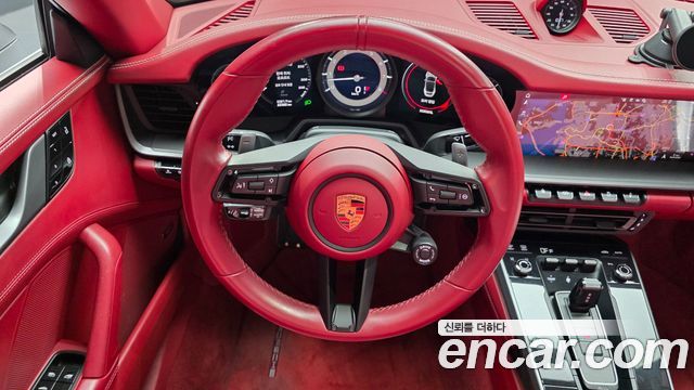 Porsche 911 2021 — photo 19