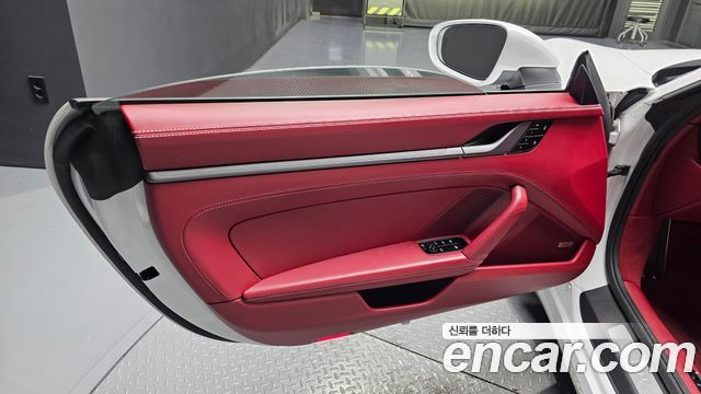 Porsche 911 2021 — photo 14