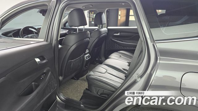 Hyundai Santafe 2022 — photo 17