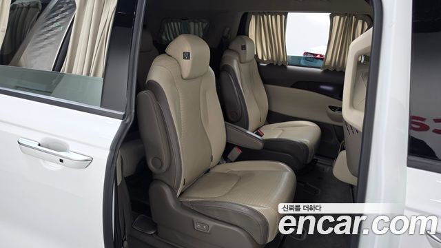 Kia Canival 2022 — photo 18