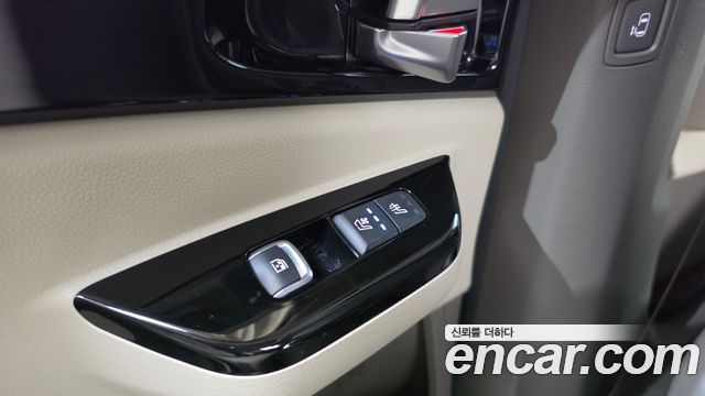 Kia Canival 2022 — photo 23