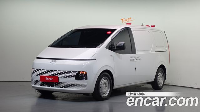 Hyundai Staria 2025 — photo 1
