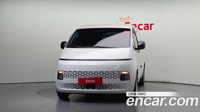 Hyundai Staria 2025 — photo 3