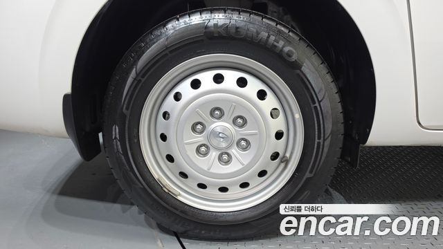 Hyundai Staria 2025 — photo 5