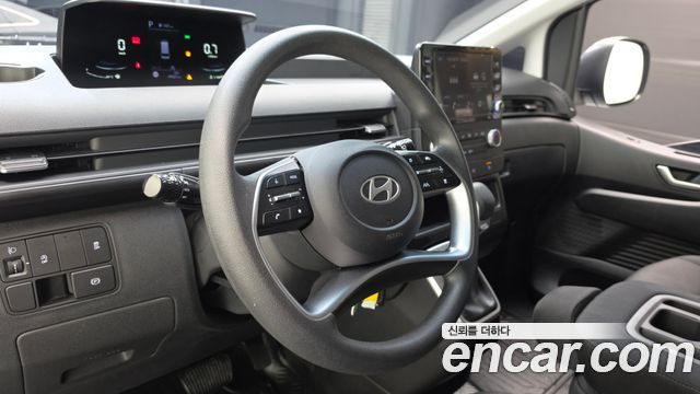 Hyundai Staria 2025 — photo 19