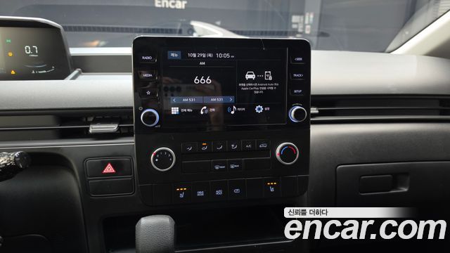 Hyundai Staria 2025 — photo 22