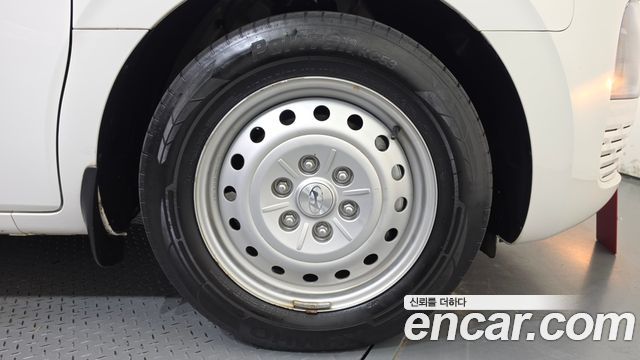 Hyundai Staria 2025 — photo 7