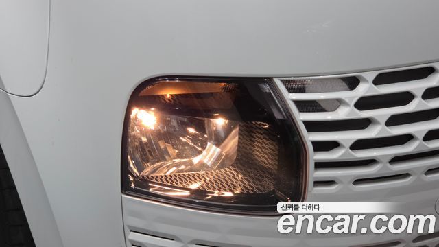 Hyundai Staria 2025 — photo 8