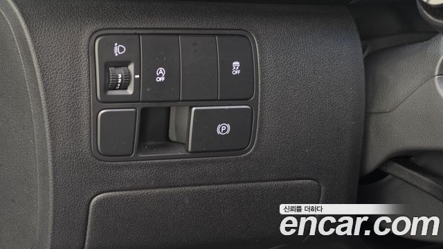 Hyundai Staria 2025 — photo 27