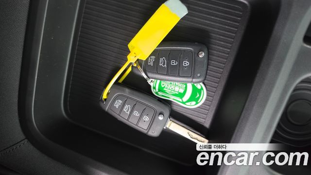 Hyundai Staria 2025 — photo 29