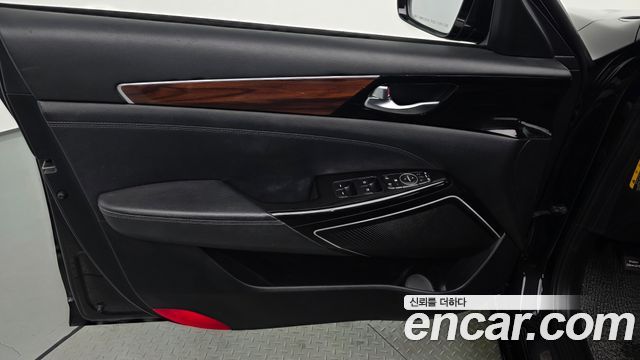 Kia K7 2016 — photo 14