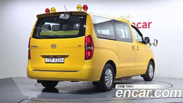 Hyundai Starex 2018 — photo 2