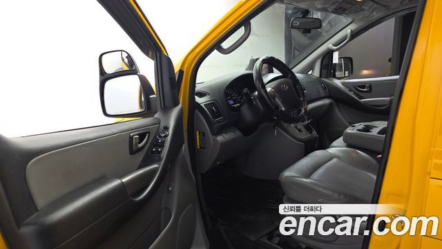 Hyundai Starex 2018 — photo 13