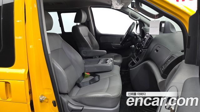 Hyundai Starex 2018 — photo 16